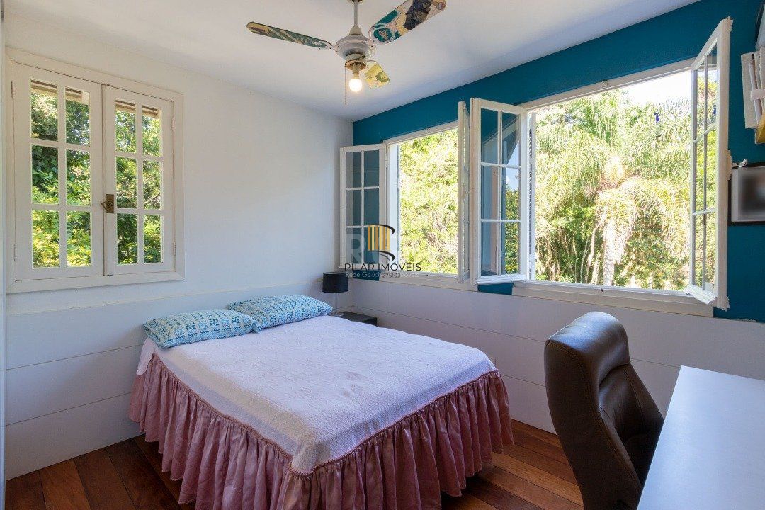 Casa para Venda - 352.19m², 4 dormitórios, sendo 1 suites, 4 vagas - Belém Novo