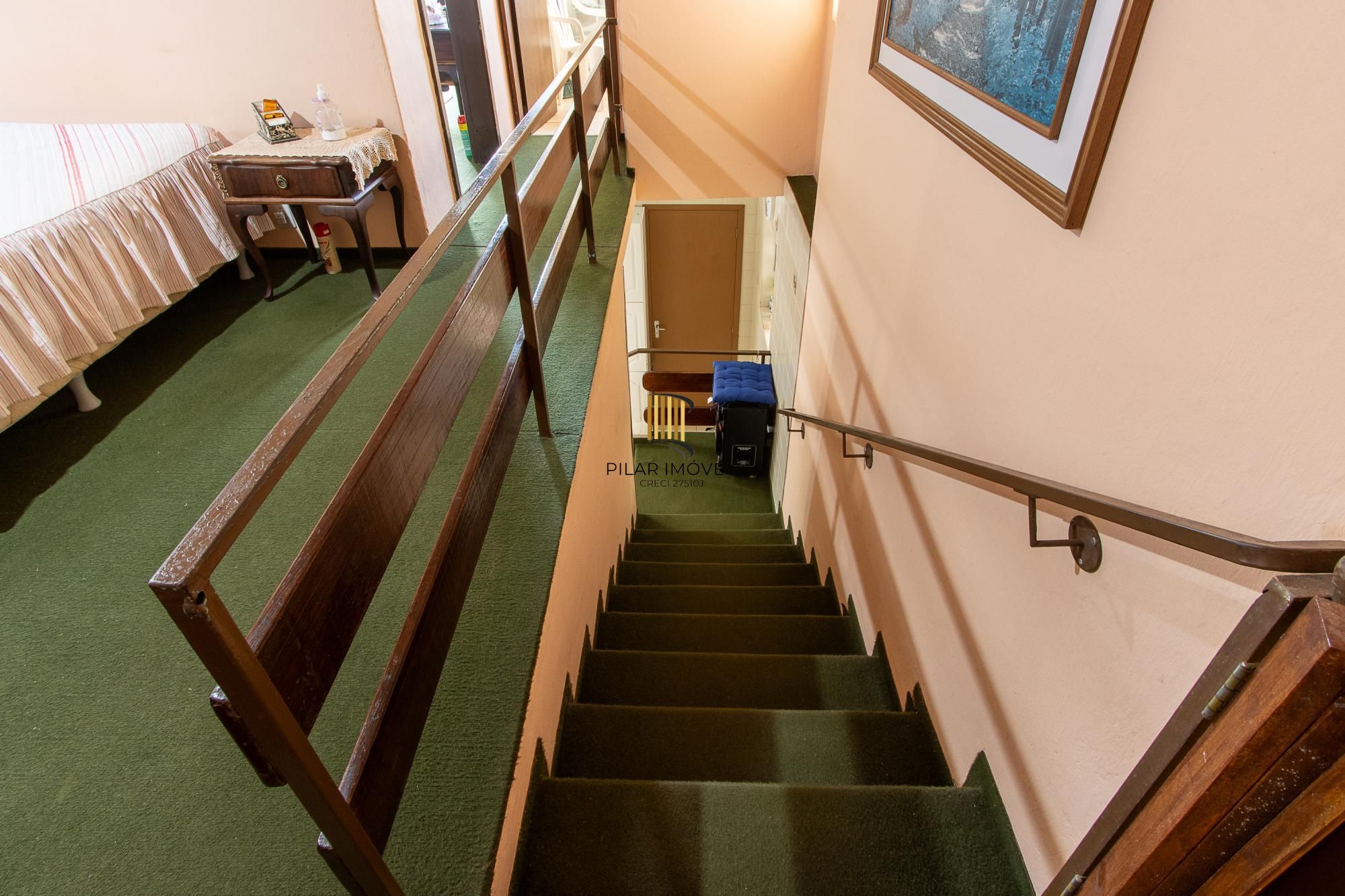 **Casa de 05 dormitórios, 03 suítes, 06 Banheiros, com 315,10m² privativos na Vila Conceição, Porto Alegre, RS**