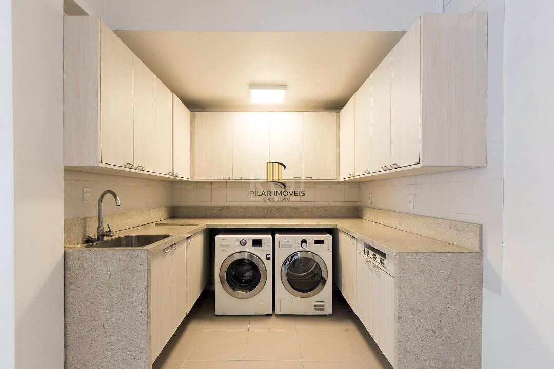 Casa Condominio para Venda - 380m², 3 dormitórios, sendo 3 suites, 4 vagas - Pedra Redonda