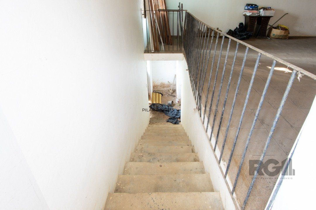 Casa para Venda - 361.95m², 4 dormitórios, sendo 2 suites, 3 vagas - Nonoai