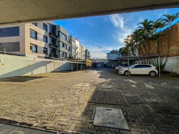Apartamento com 2 dormitórios (reversível para 3) e 1 vaga escriturada  à venda no coração de Ipanema