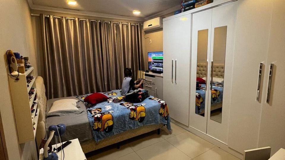 Casa 5 dormitórios no bairro Jardim Algarve