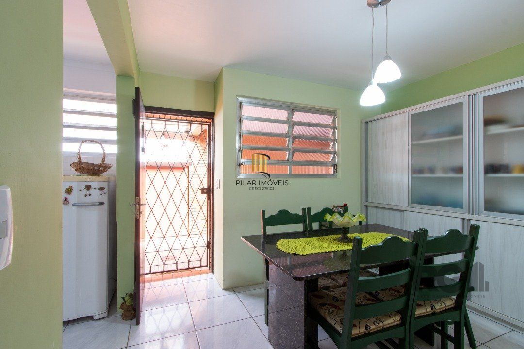 Casa 4 dormitórios no bairro Tristeza