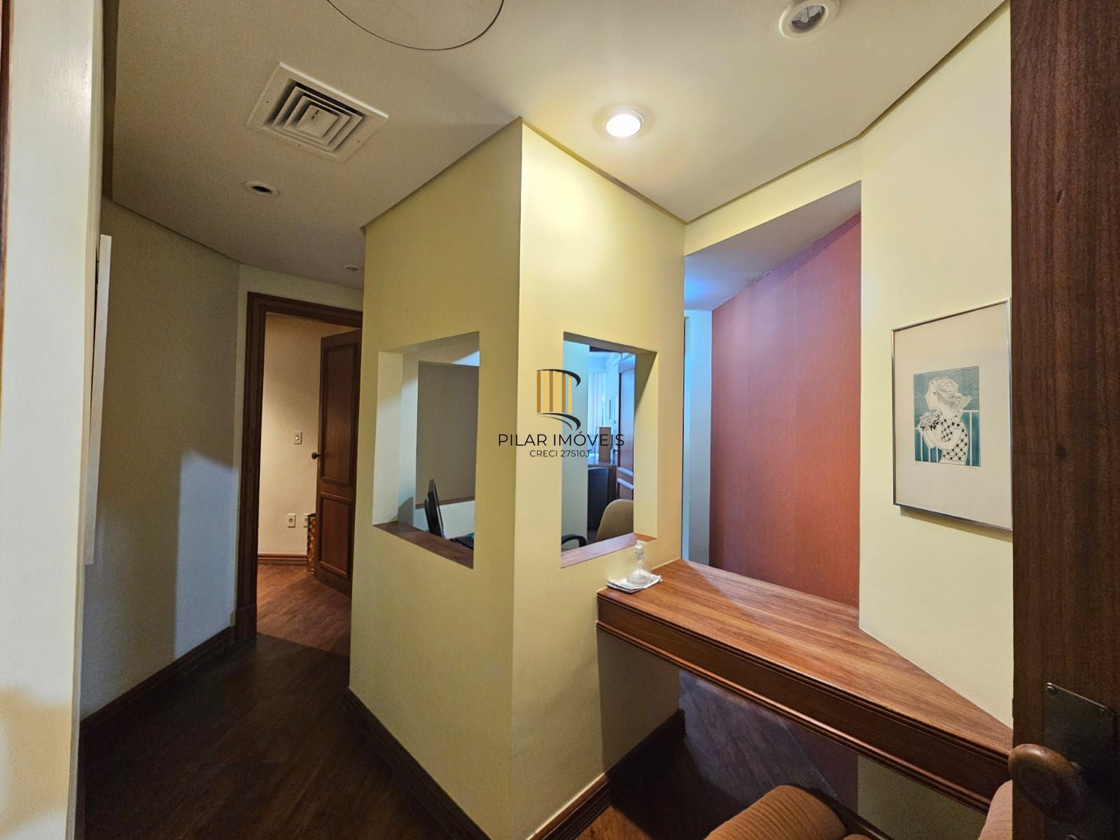 Sala comercial a 1 quadra do Parcão