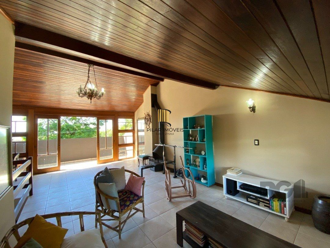 Casa para Venda - 350m², 4 dormitórios, sendo 4 suites, 4 vagas - Tristeza