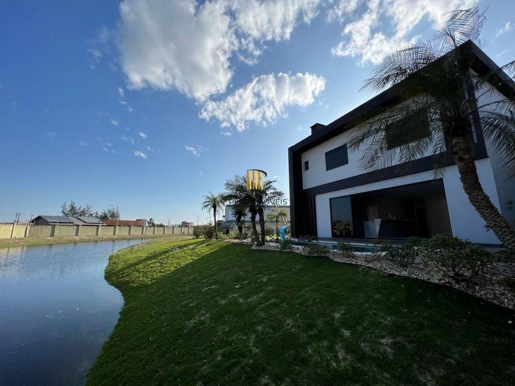 Sobrado alto padrão, novo, beira de lago, no Condomínio Celebration