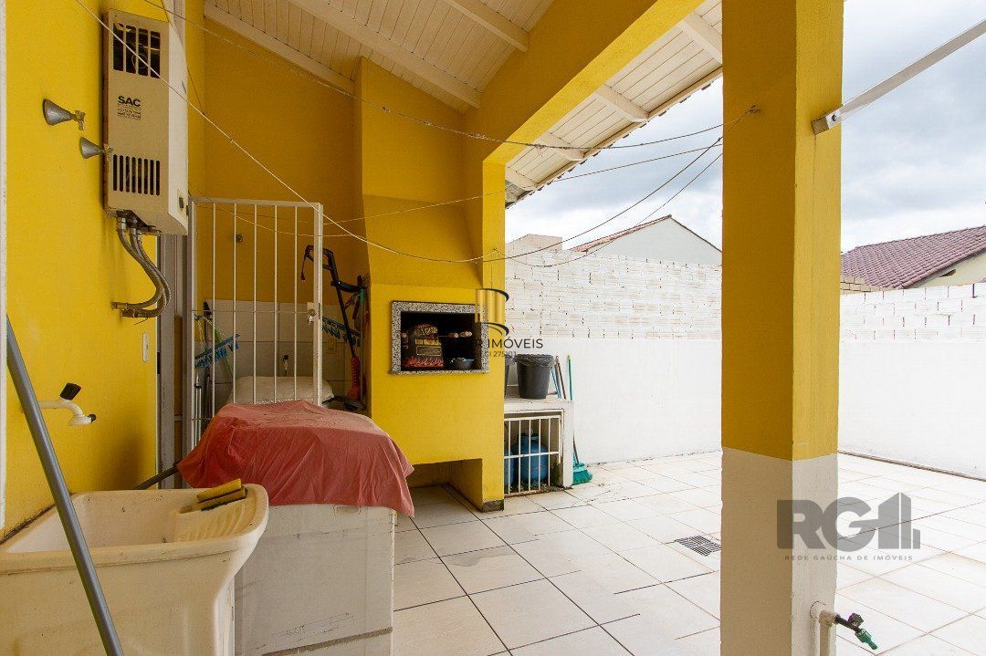 Casa 2 dormitórios no bairro Hípica