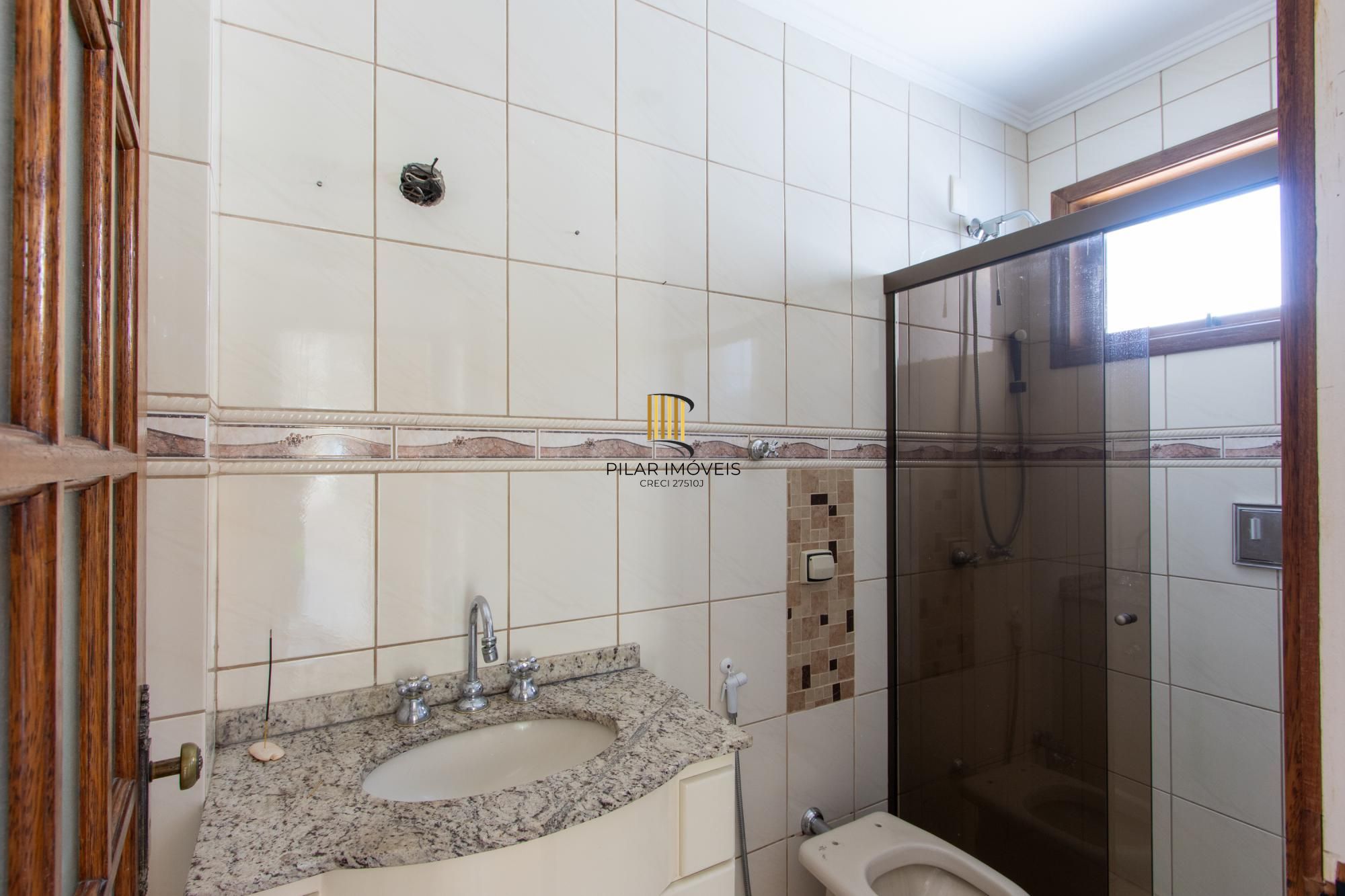 Apartamento com 2 dormitórios com 74m² e 1 vaga e no Menino Deus