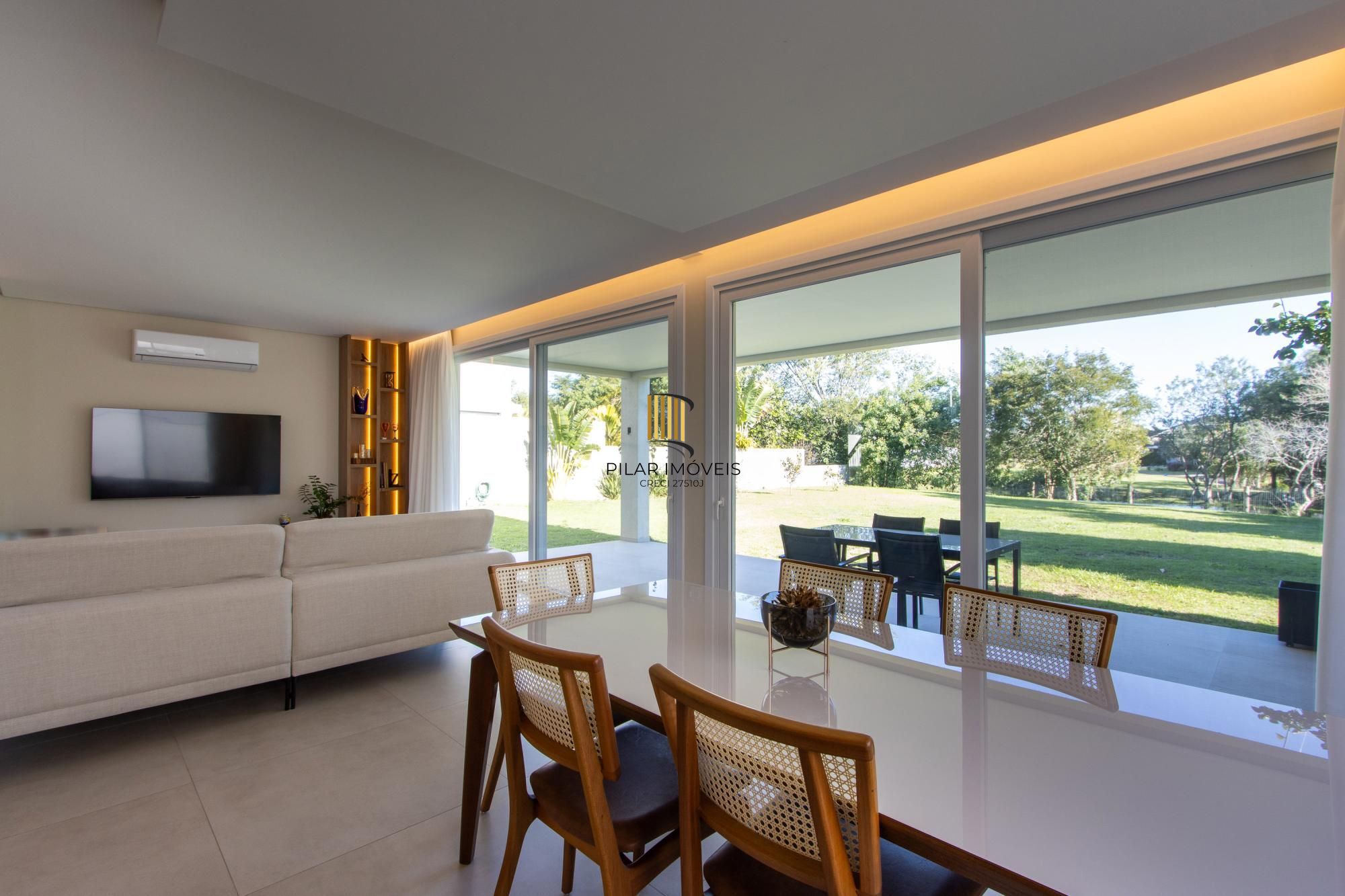 Casa de Condomínio 5 dormitórios no bairro Belém Novo