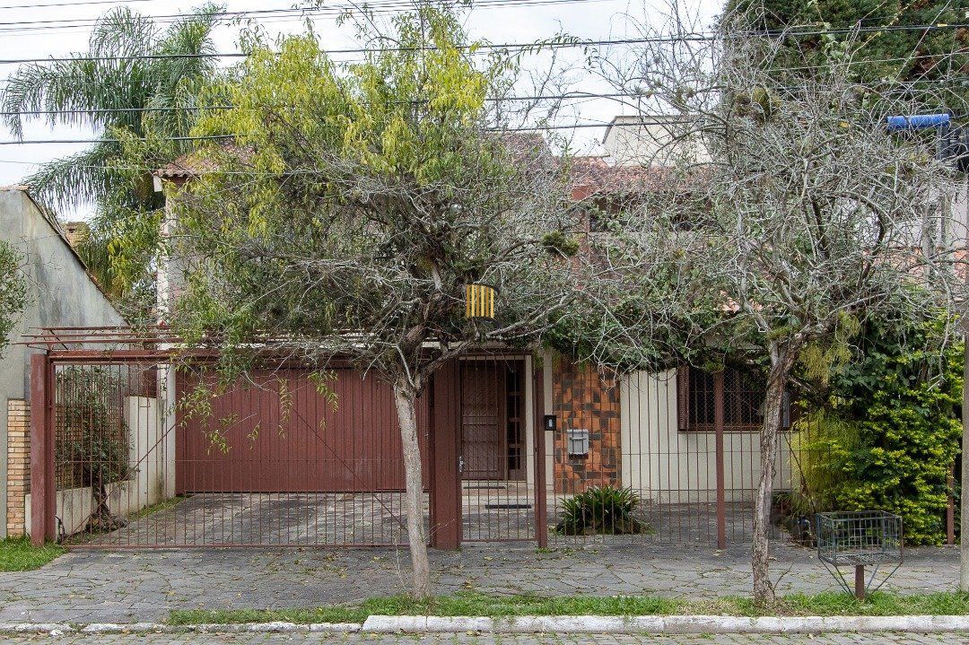 Casa 3 dormitórios no bairro Ipanema