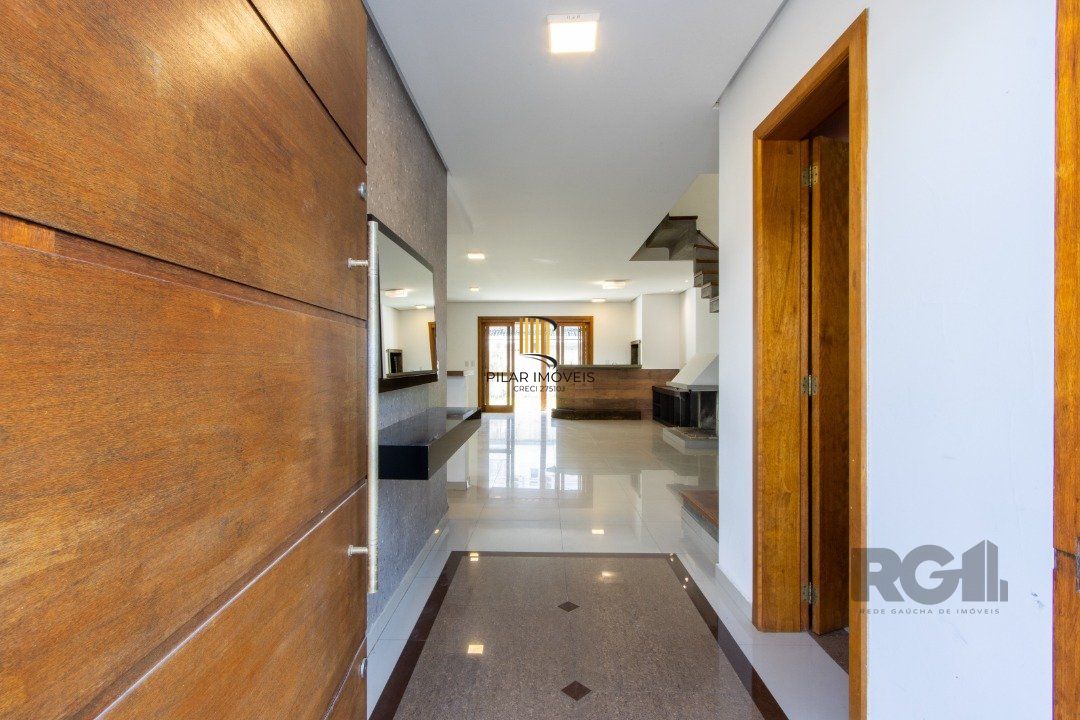 Casa 3 dormitórios no bairro Hípica