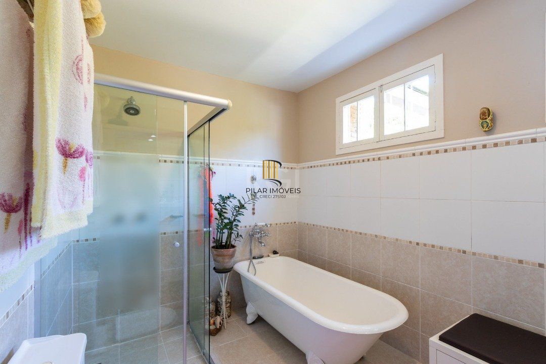 Casa para Venda - 352.19m², 4 dormitórios, sendo 1 suites, 4 vagas - Belém Novo
