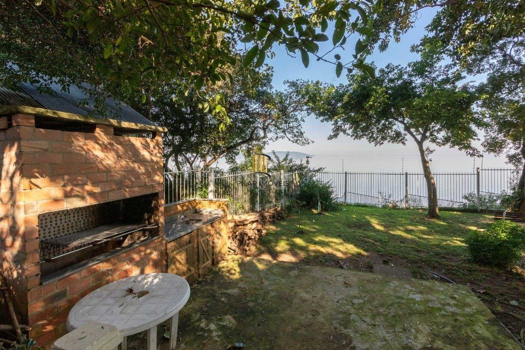 Casa Condominio para Venda - 245.29m², 3 dormitórios, sendo 1 suites, 2 vagas - Pedra Redonda