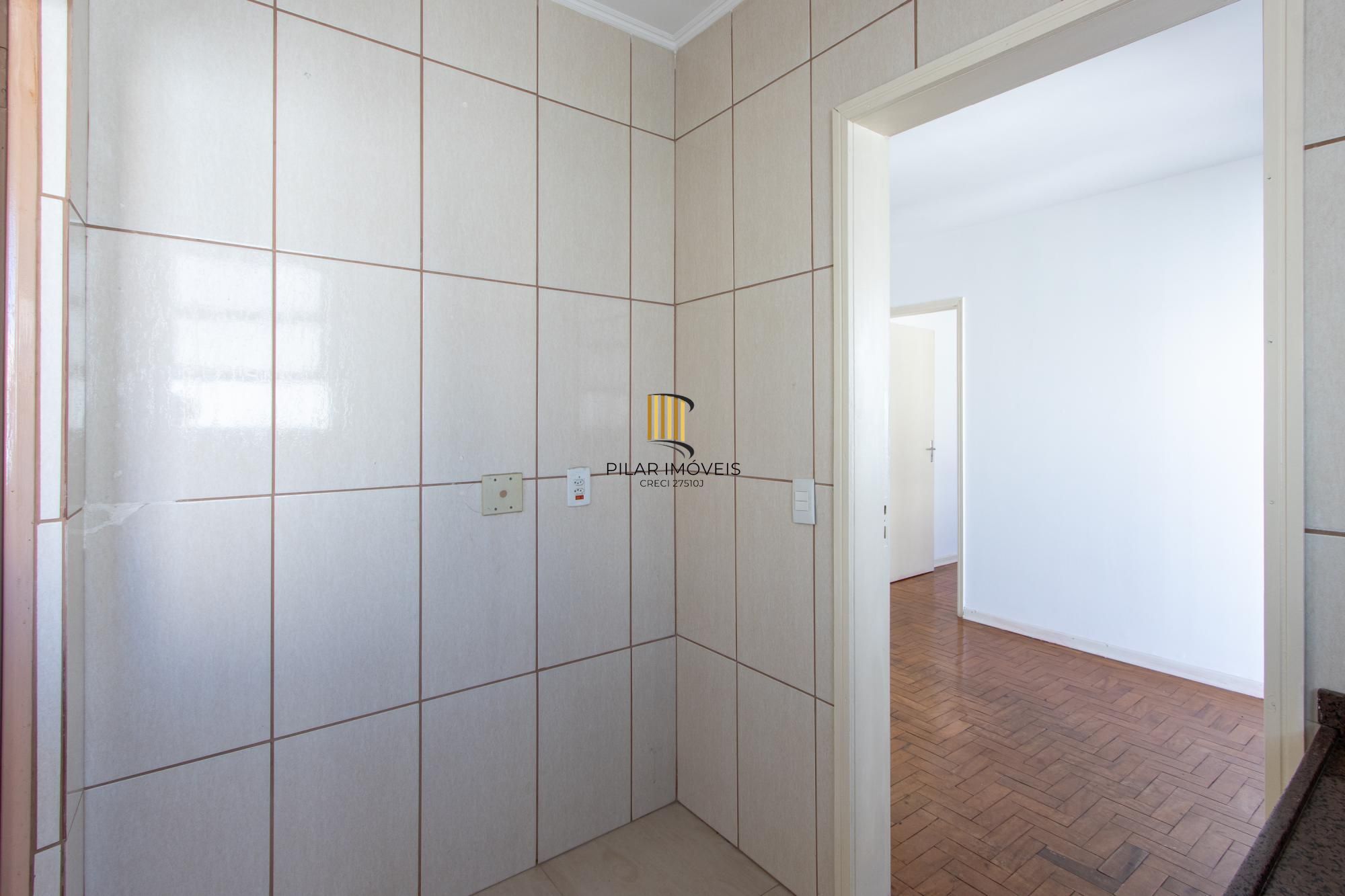 Apartamento 1 quarto, com sacada, andar alto com vista livre - Centro Histórico