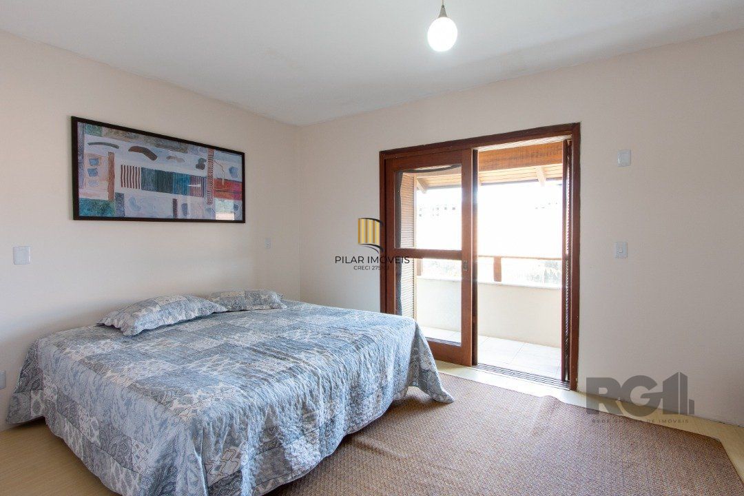 Casa 4 dormitórios no bairro Hípica