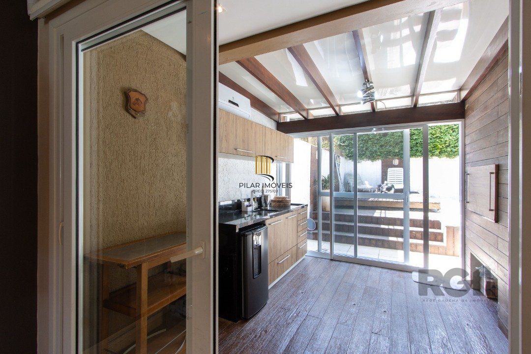 Casa 3 dormitórios no bairro Nonoai