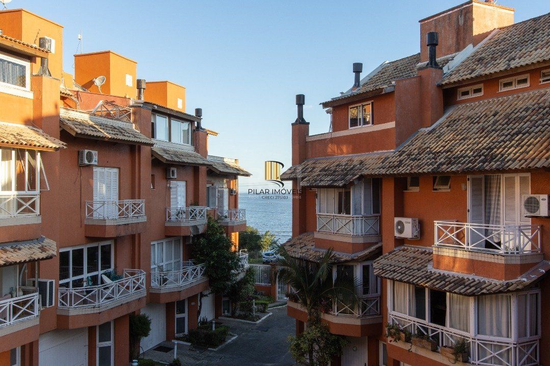 Casa de Condomínio 4 dormitórios no bairro Vila Assunção