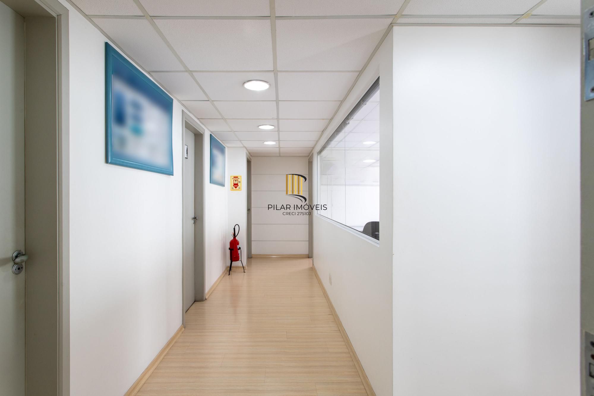 Andar inteiro mobiliado com 215 m² para até 60 pessoas