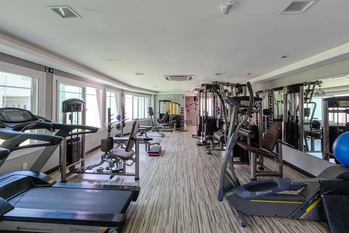 Apartamento com 3 dormitórios, 2 vagas e 231.61m² - Bairro Menino Deus