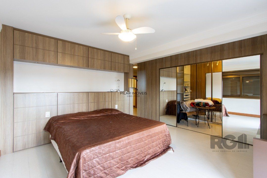 Apartamento na tristeza com três suítes e três vagas