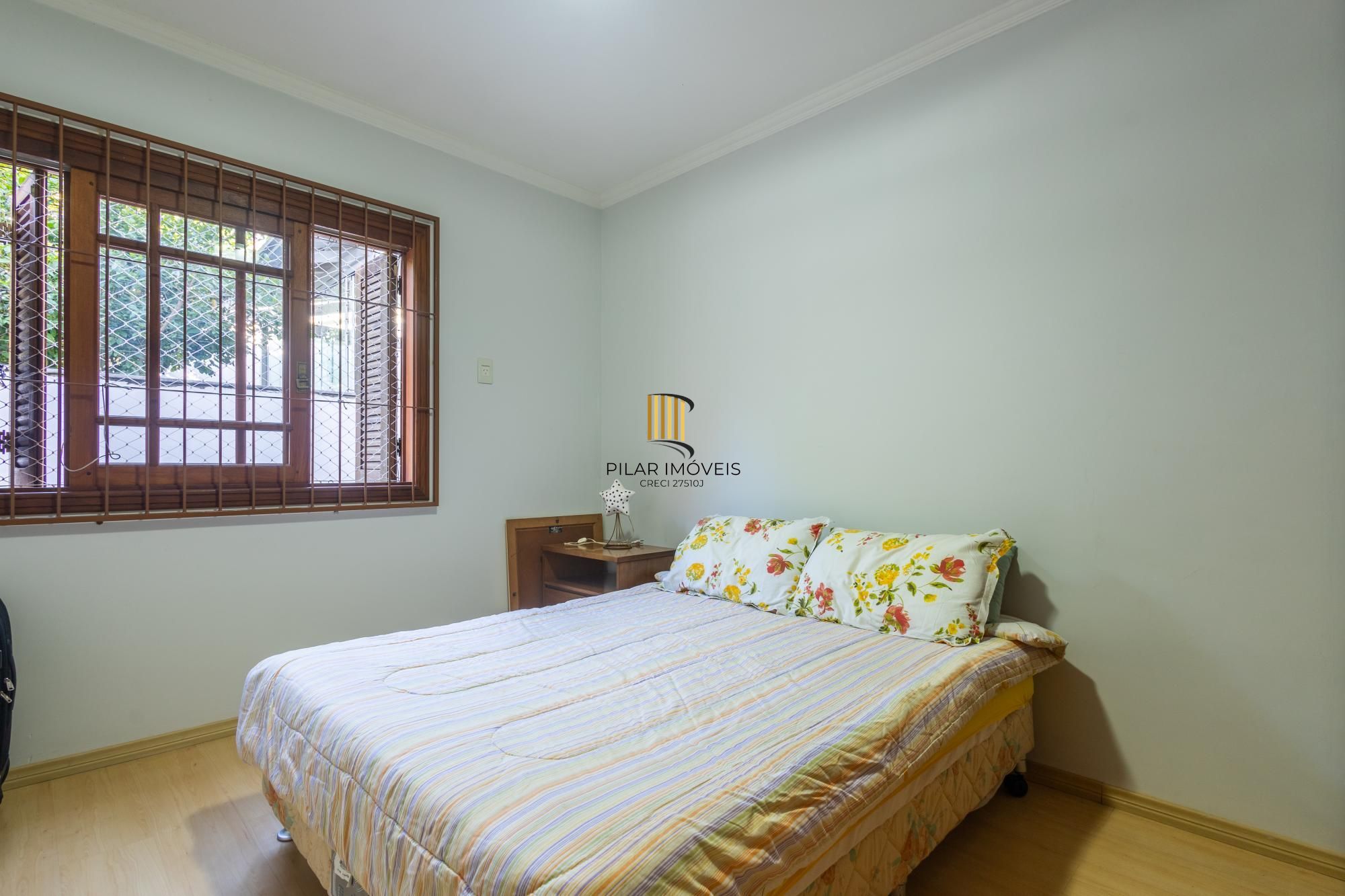 Excelente casa com 214m² privativos na Rua Dona Paulina - Bairro Tristeza!