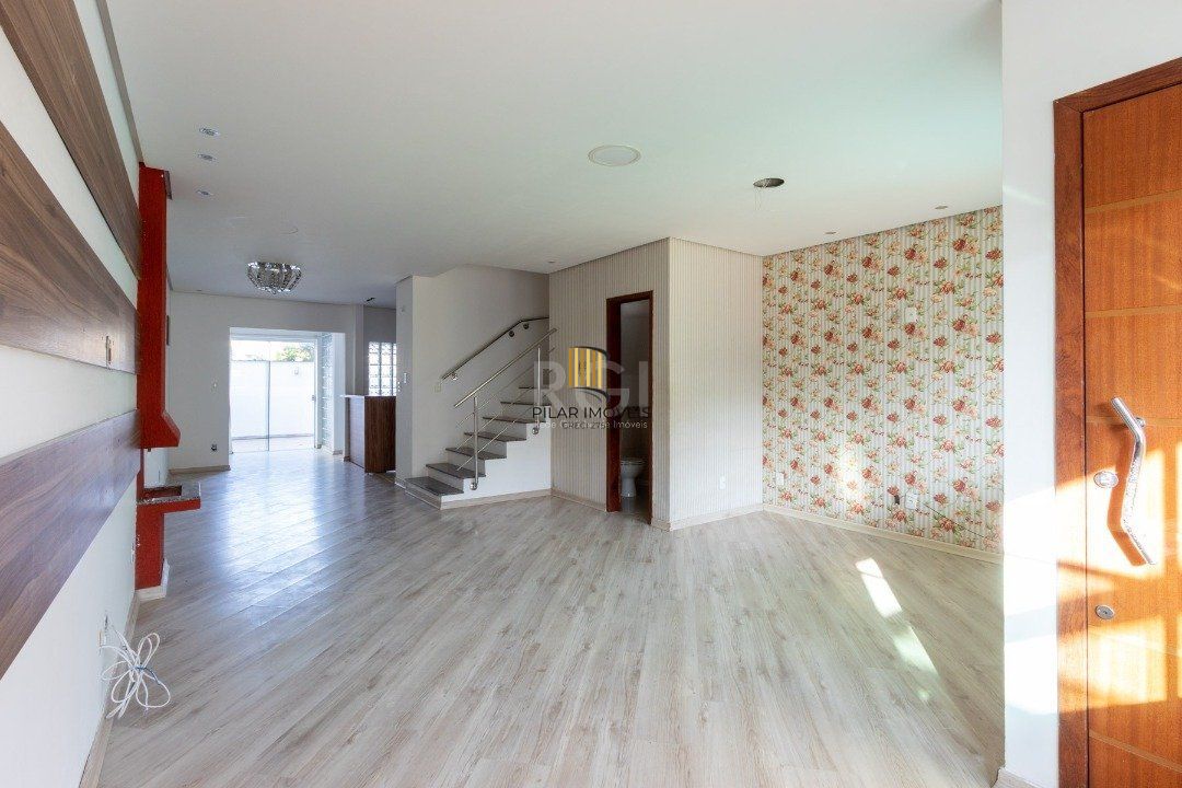 Casa para Venda - 178.4m², 3 dormitórios, sendo 1 suites, 2 vagas - Hípica