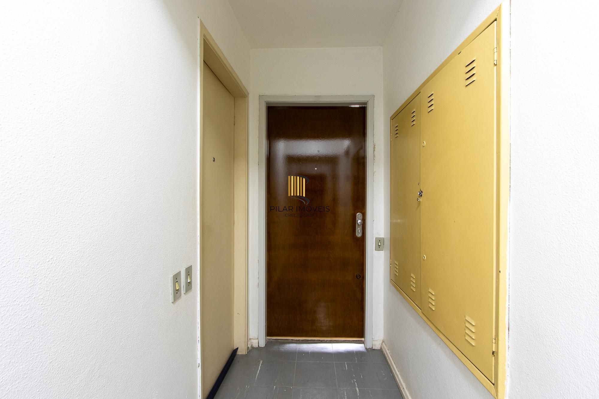 APARTAMENTO 2 DORMITÓRIOS, REFORMADO - BAIRRO TRISTEZA