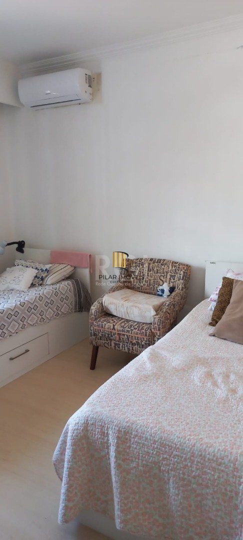Casa 9 dormitórios no bairro Menino Deus