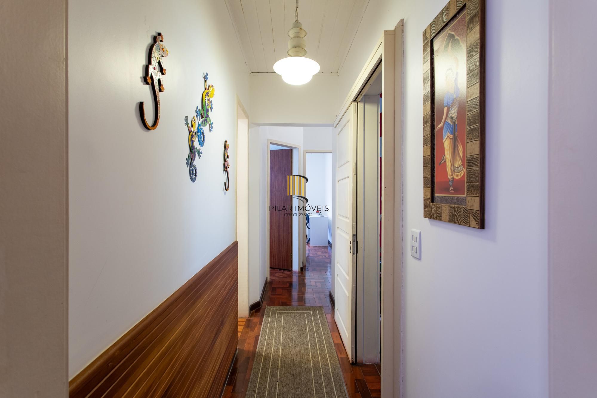 Casa 5 dormitórios no bairro Vila Assunção