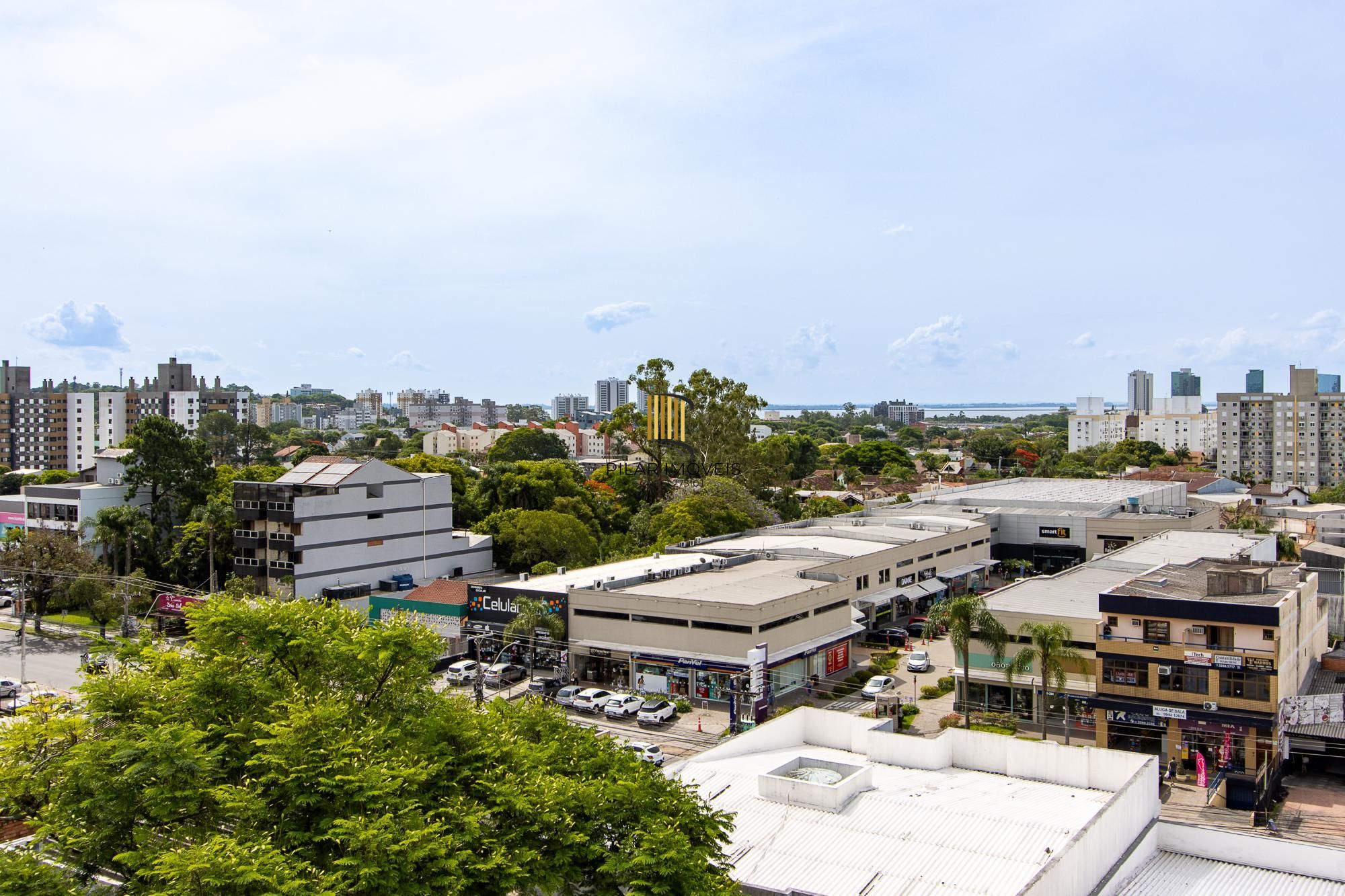 Apartamento de 2 dormitórios com suíte, churrasqueira e infraestrutura completa na Zona Sul de Porto Alegre.