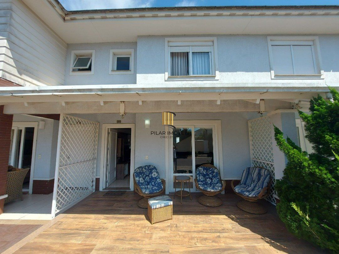 Casa em Condomínio Fechado com 3 quartos e 150m² privativos