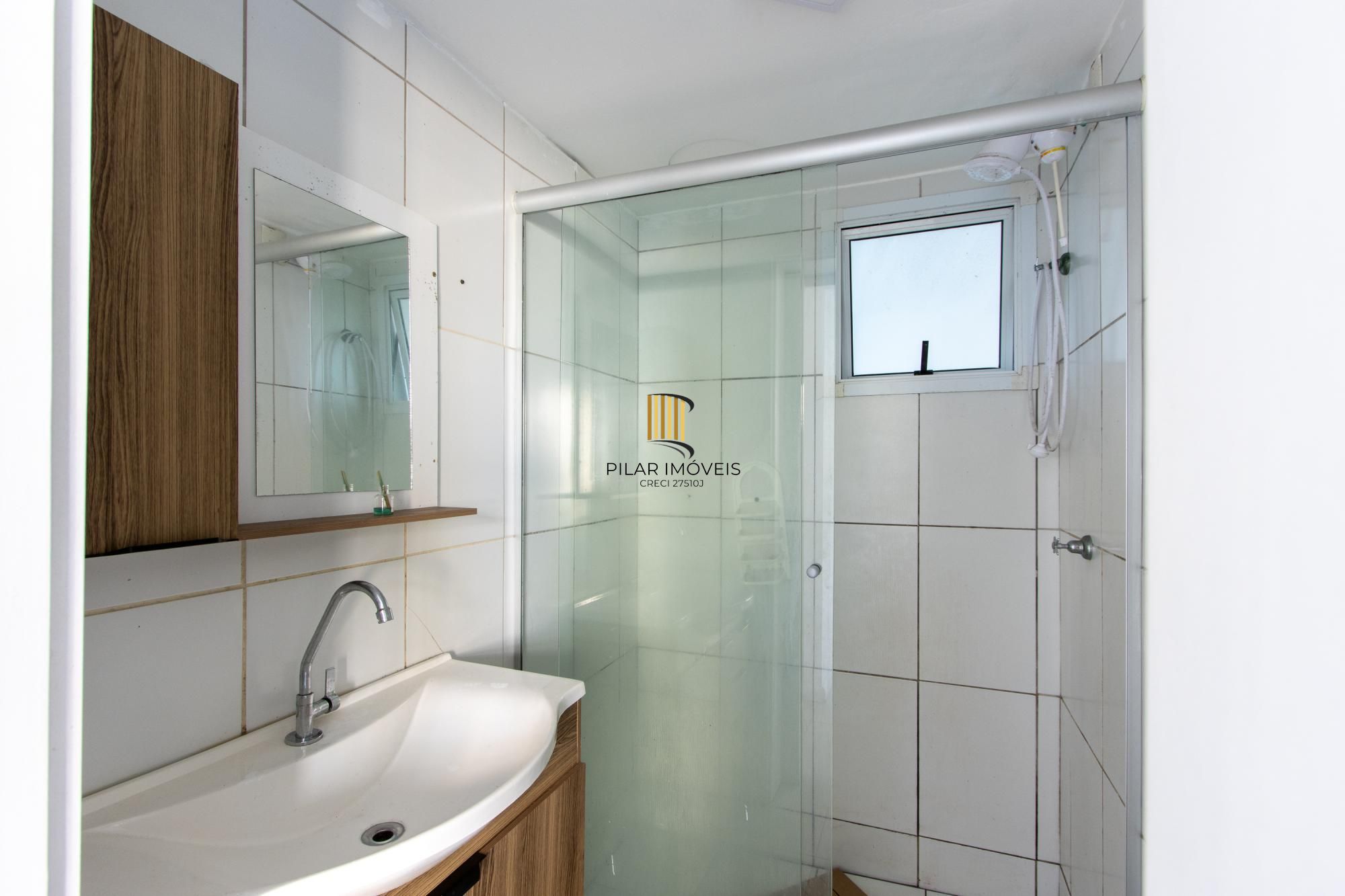 Apartamento térreo desocupado com  2 dormitórios I bairro Hipica