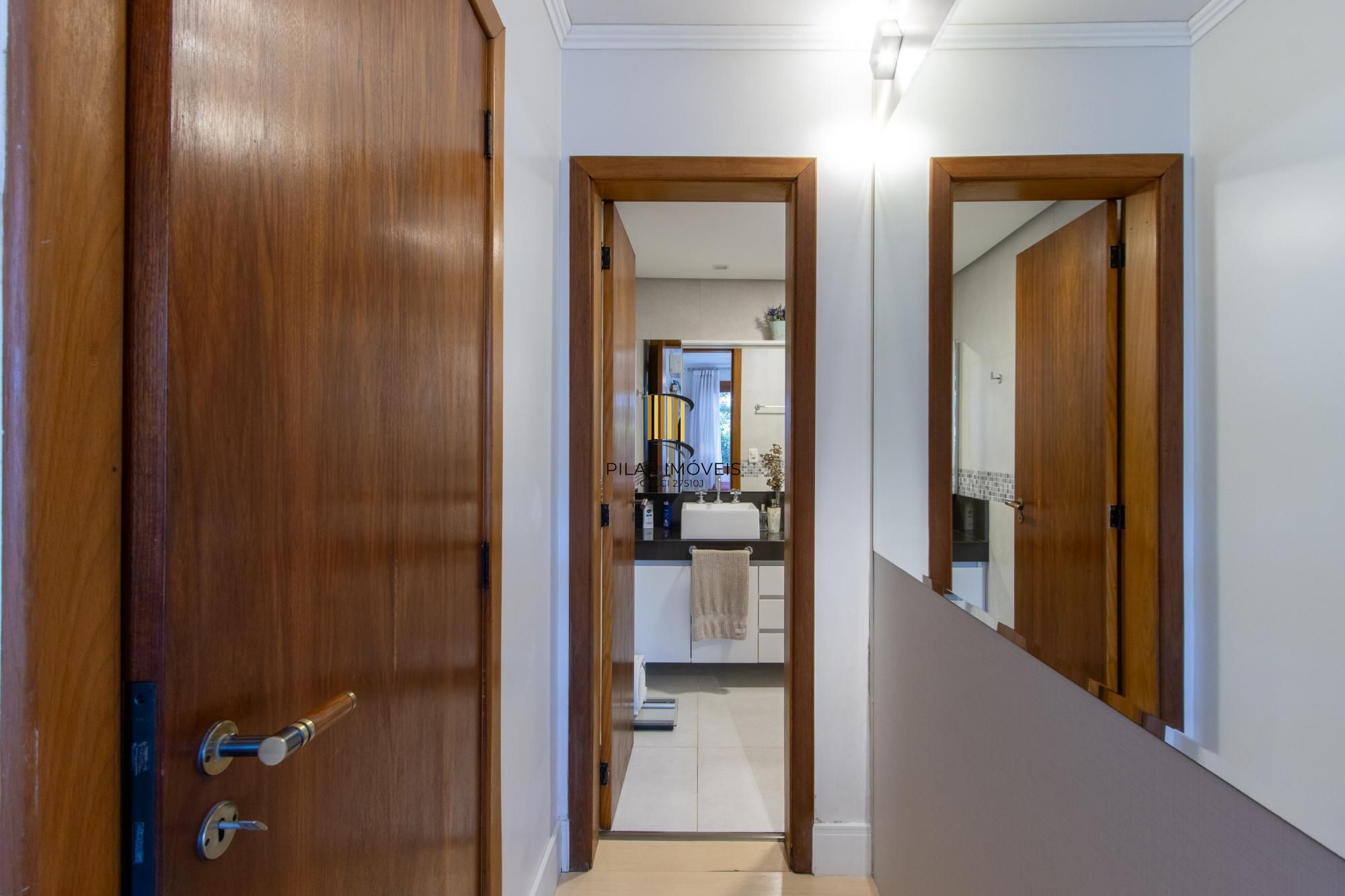 Apartamento de 4 dormitórios, 1 suíte e 2 vagas escrituradas - Bairro Ipanema.