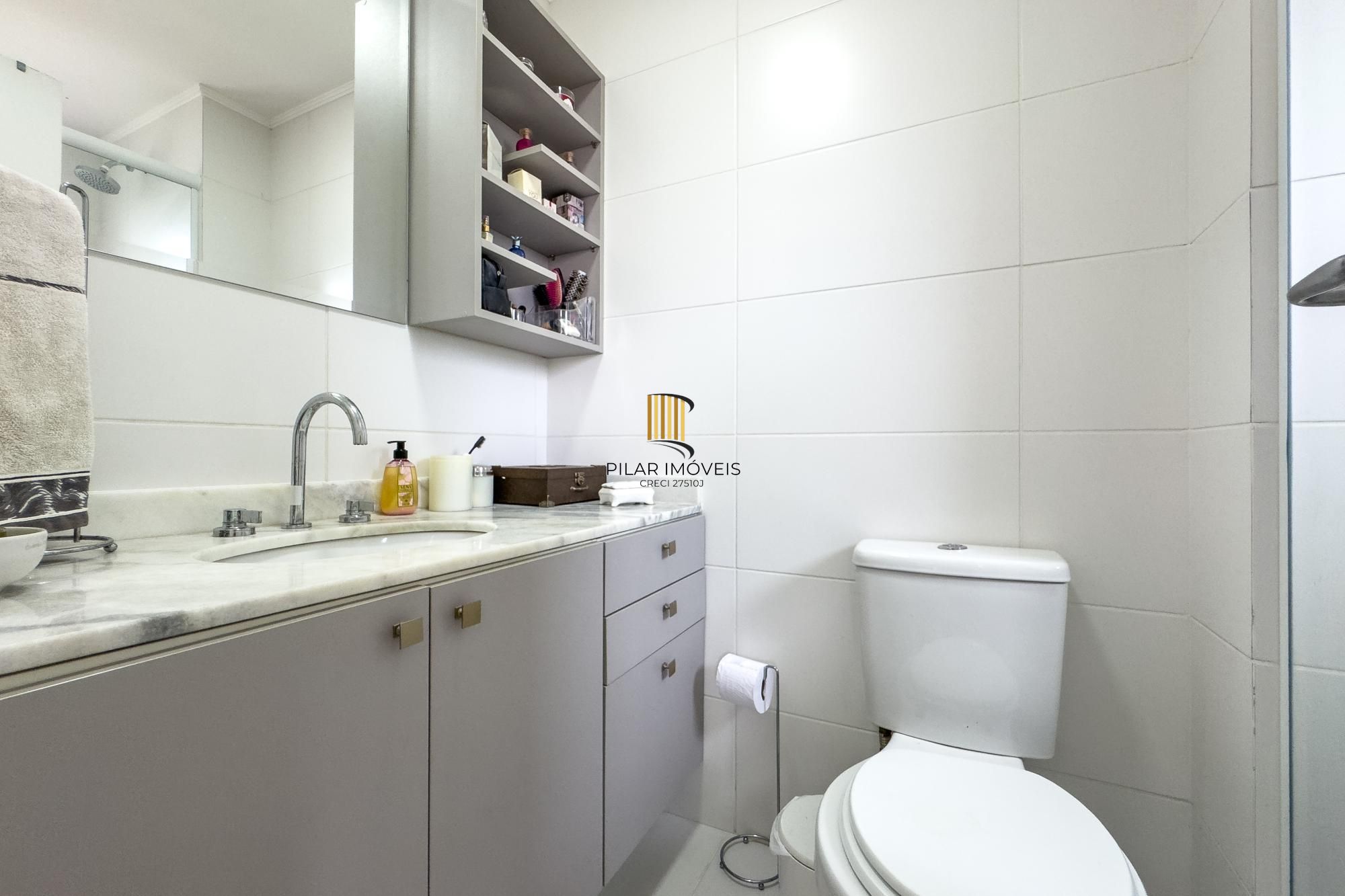 Apartamento 03 Suítes bairro Cristal, 88,97m² de área privativa, semimobiliada e 02 vagas de garagens cobertas.