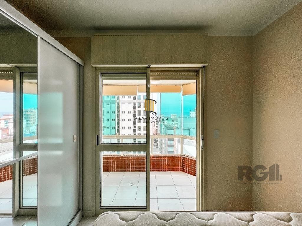 Magnífica Cobertura com vista eterna para o mar