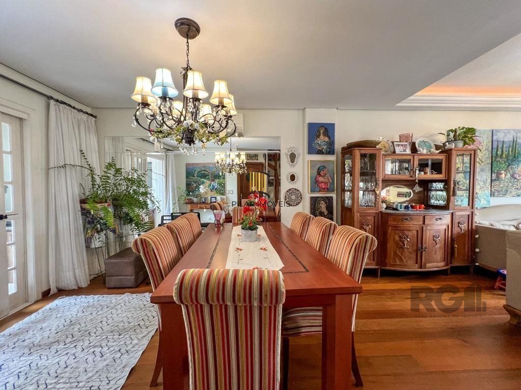 Excelente casa em condomínio no Bairro Tristeza - Ao lado do Shopping Paseo