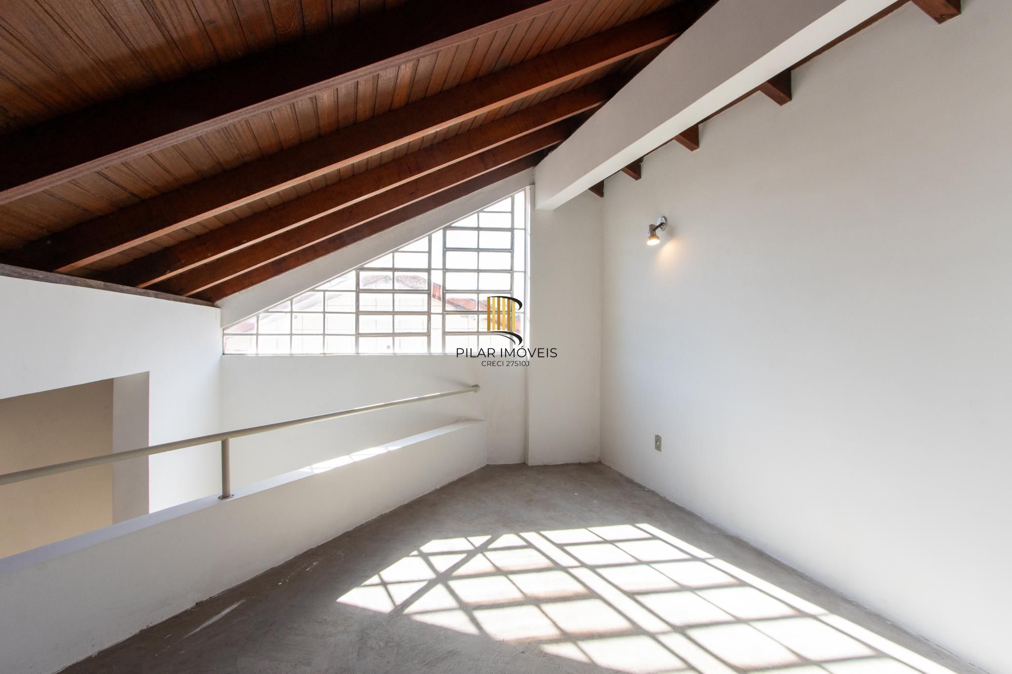 Casa para Venda - 253.35m², 3 dormitórios, sendo 1 suites, 4 vagas - Serraria