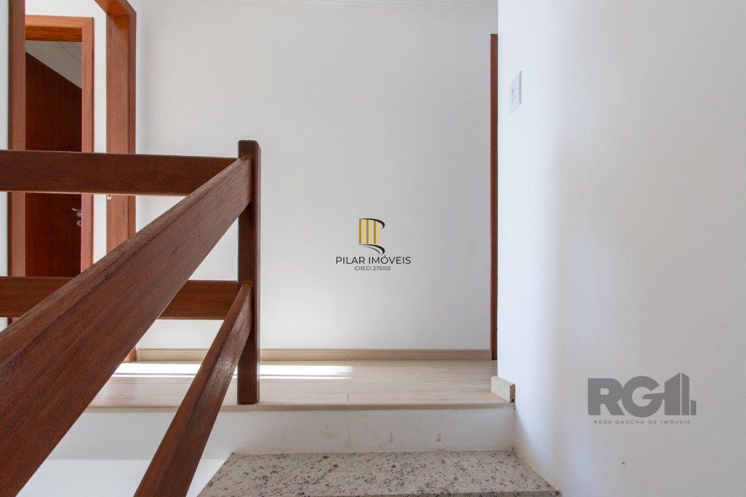 Casa para Venda - 120m², 3 dormitórios, sendo 1 suites, 1 vaga - Guarujá