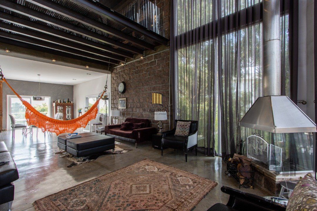 Casa de Condomínio 4 dormitórios no bairro Vila Nova