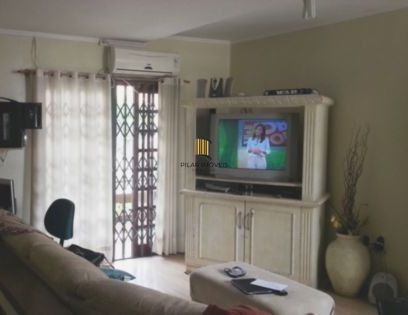 Casa para Venda - 330m², 5 dormitórios, sendo 1 suites, 7 vagas - Menino Deus
