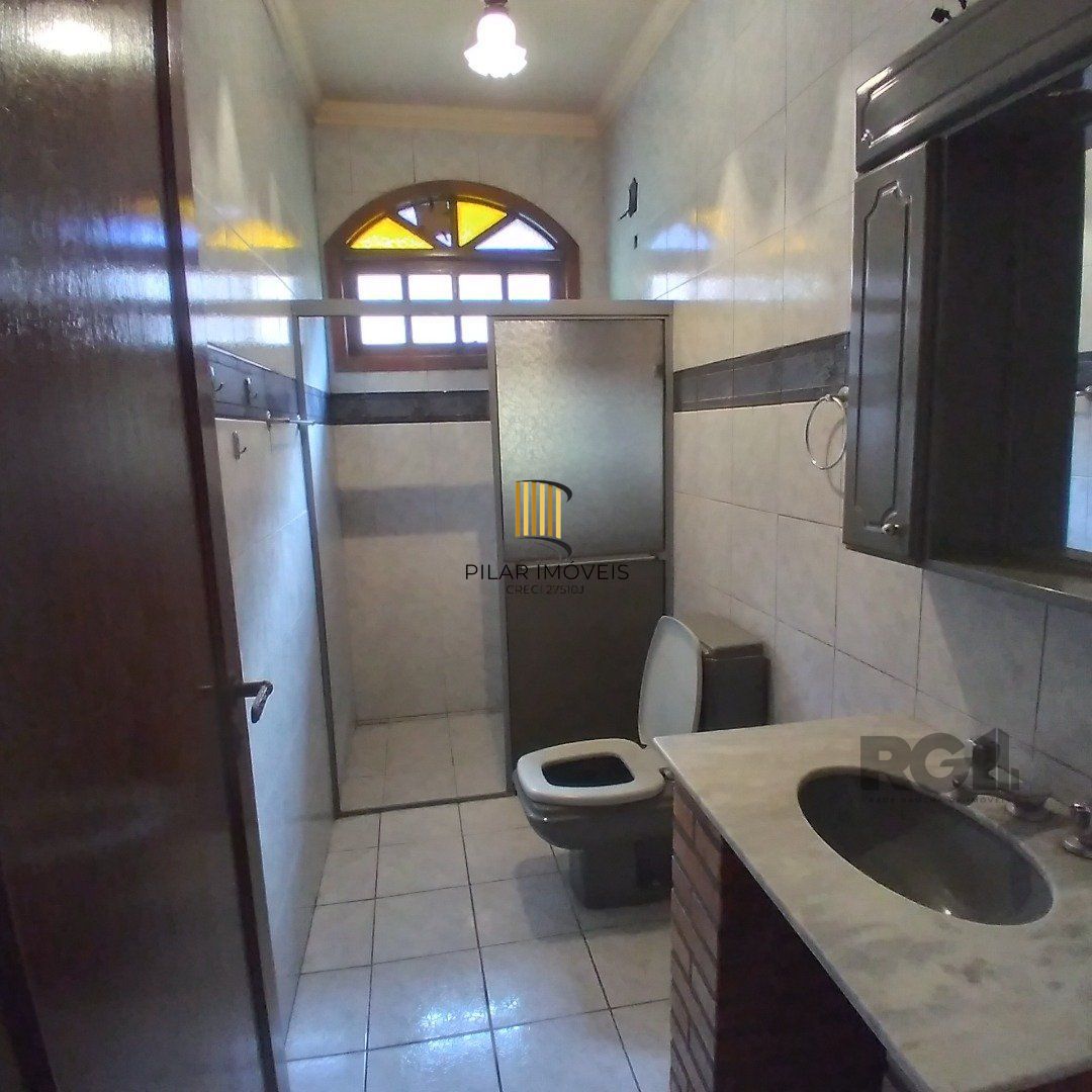 Casa 4 dormitórios no bairro Restinga