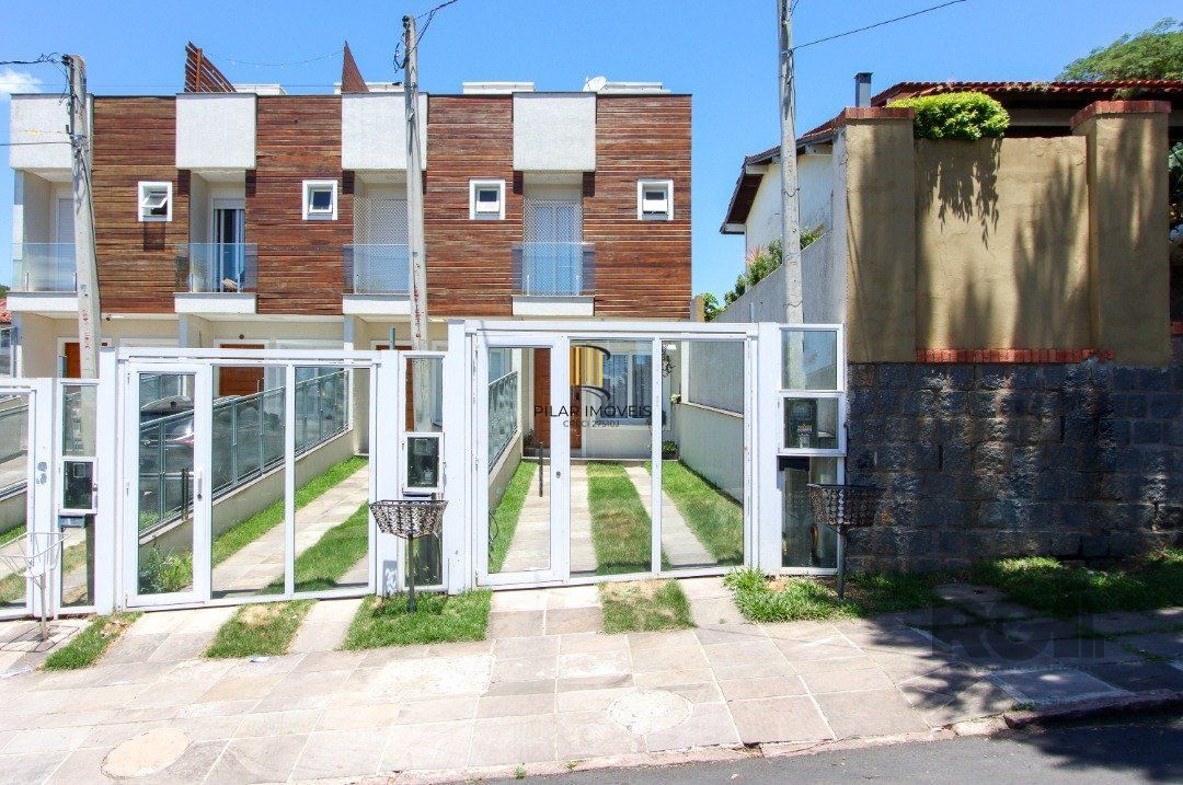 Ótima casa com 3dormitórios 1 suite no bairro Tristeza