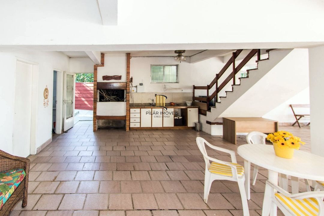 Casa para Venda - 393.58m², 4 dormitórios, sendo 2 suites, 6 vagas - Vila Assunção