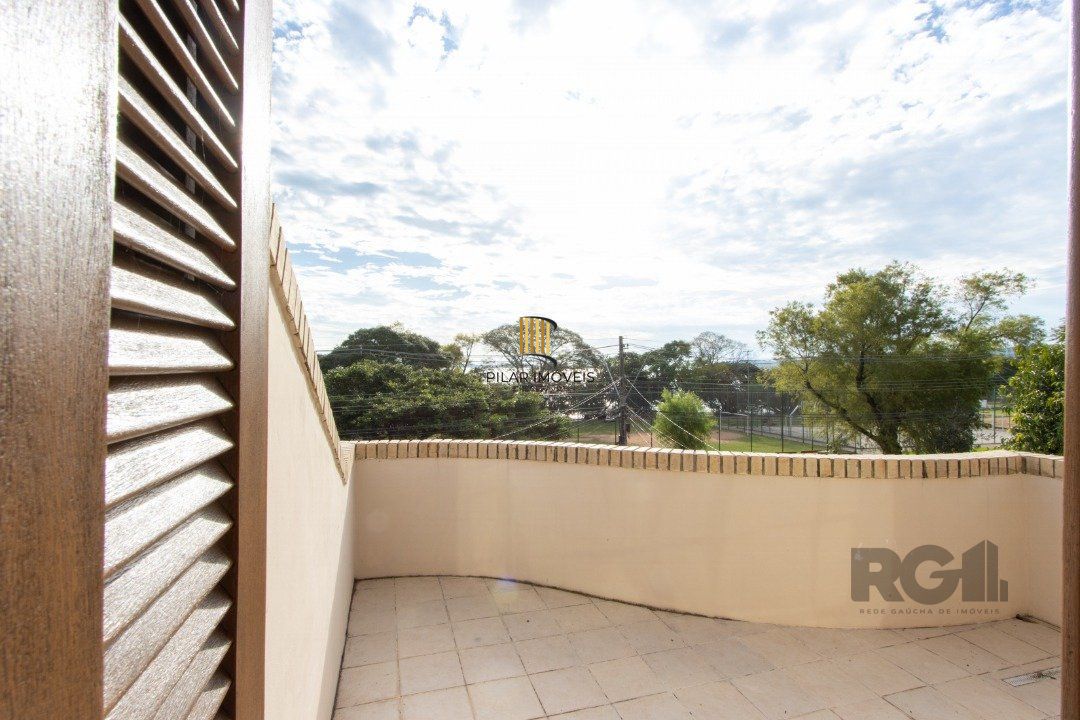 Casa 4 dormitórios no bairro Ipanema