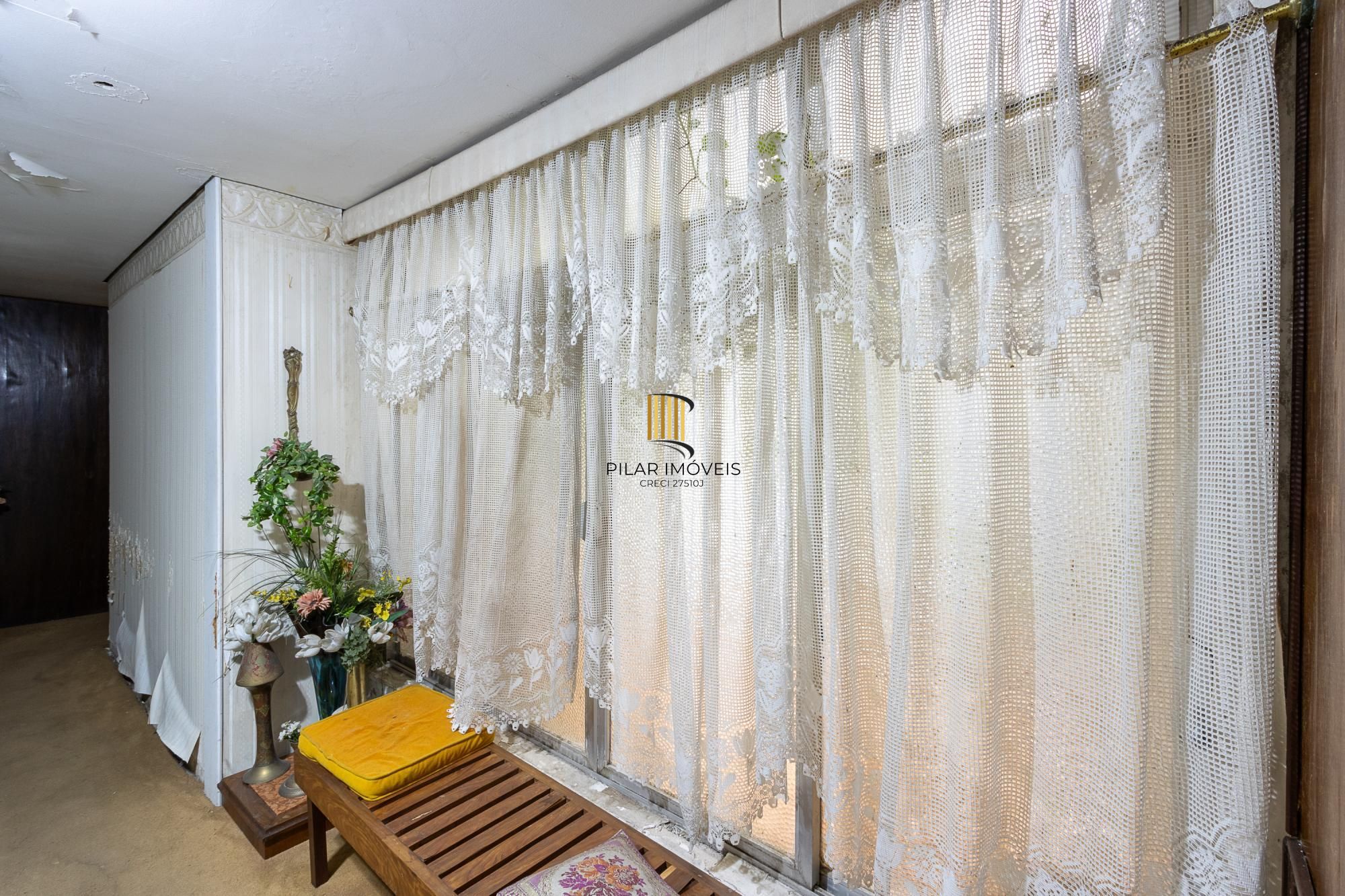 Apartamento frente à fundos, 3 dormitórios, 1 vaga escriturada - Centro Histórico