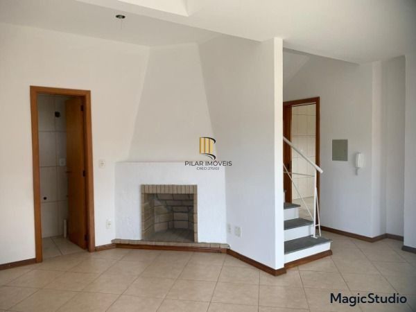 Casa de 3 Pavimentos com Sacadas, Lareira e Espaço Gourmet