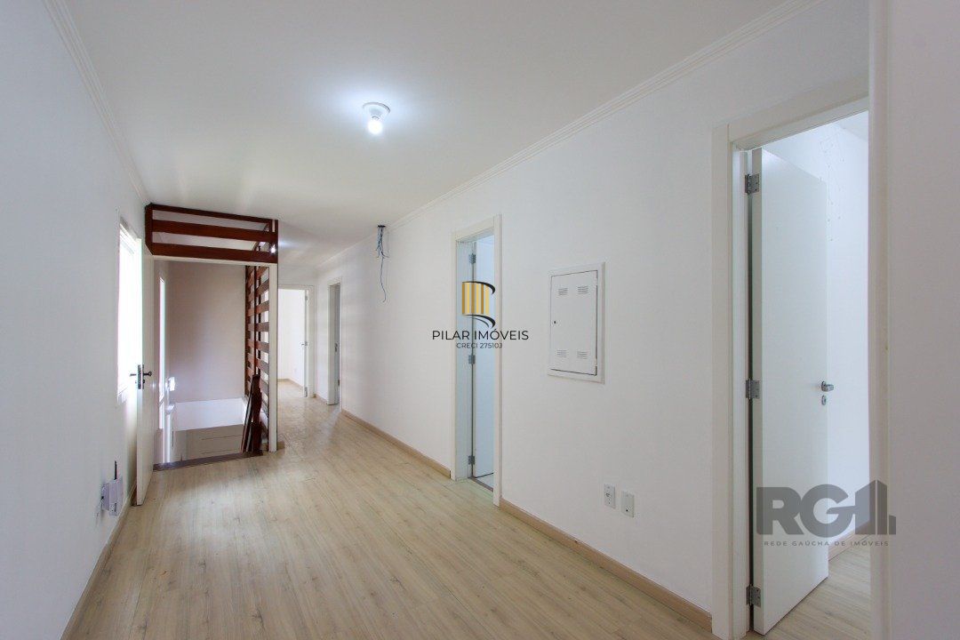 Casa com 4 quartos, com 347,57 m 2 privativos