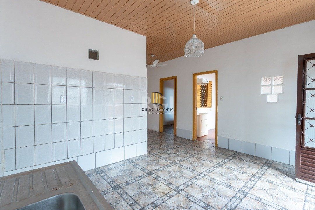 Casa para Venda - 50m², 2 dormitórios, 1 vaga - Cavalhada