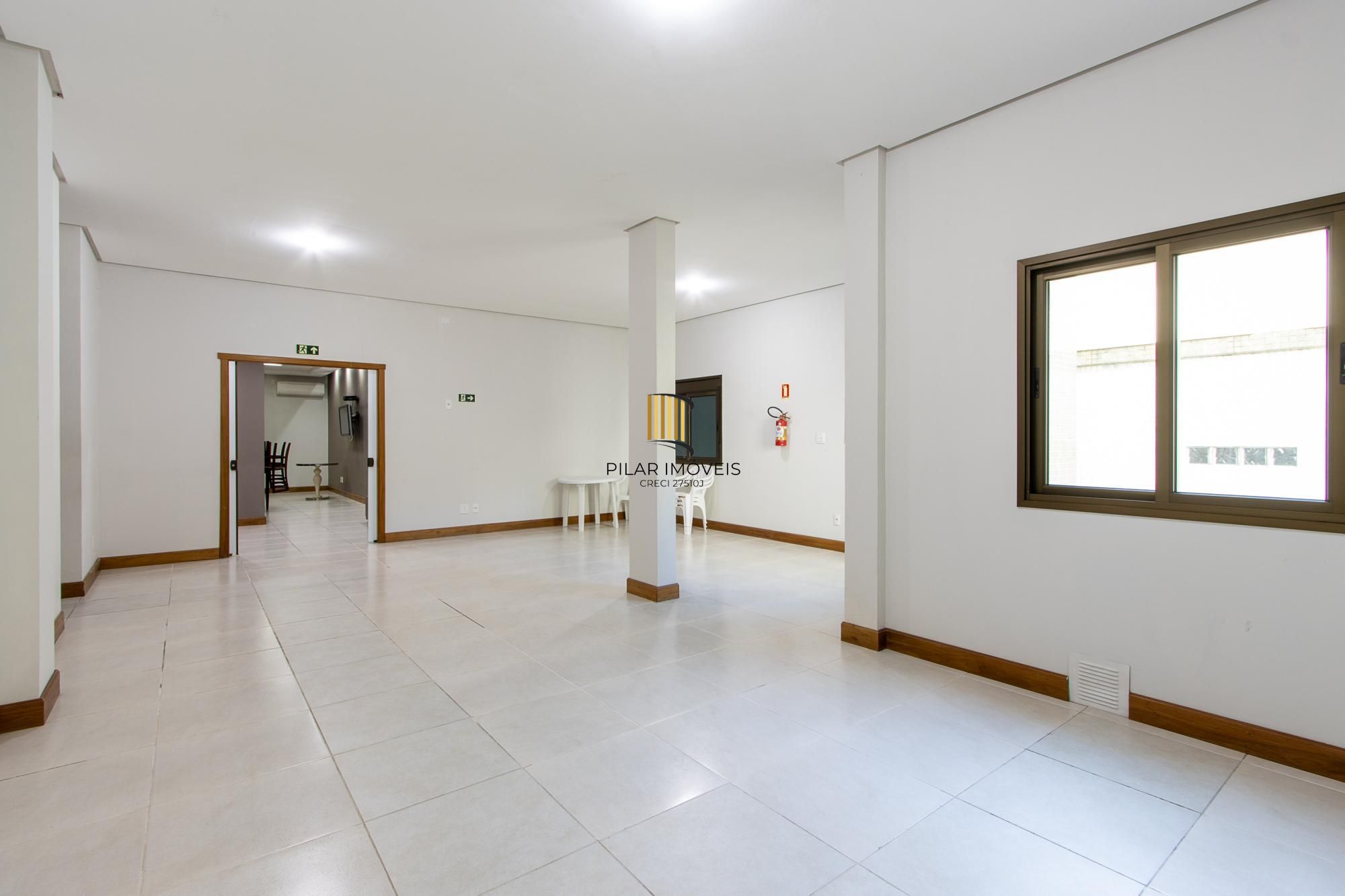 Excelente apartamento de 3 dormitórios, 1 suíte e 2 vagas no bairro Tristeza.