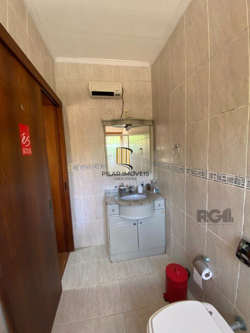 Casa para Venda - 350m², 4 dormitórios, sendo 4 suites, 4 vagas - Tristeza